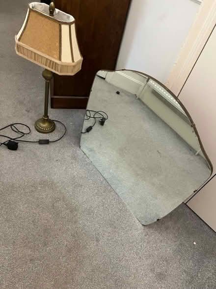 Photo of free Vintage lamp and mirror (N10 2NL) #3