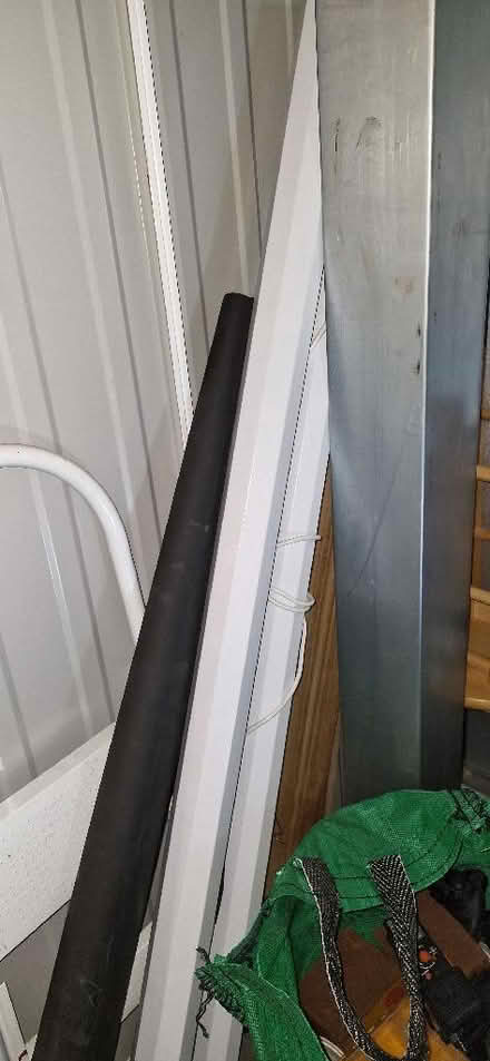 Photo of free Projector and screens (Mill Hill BB2) #2