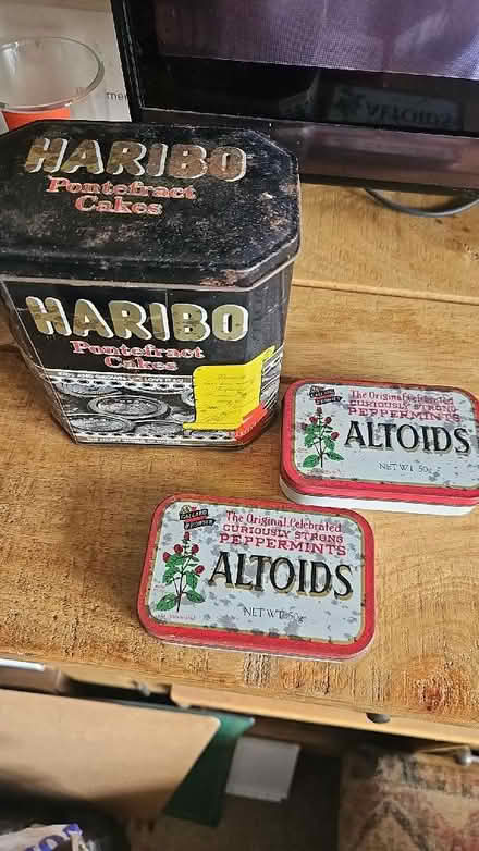 Photo of free Old tins (Ryhill WF4) #1