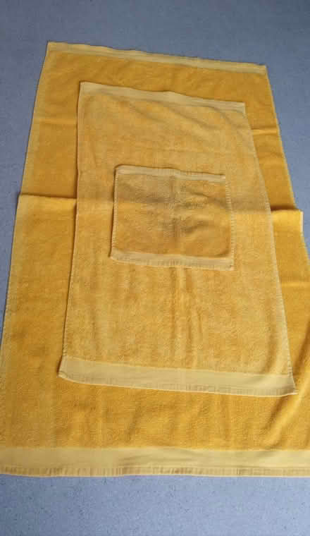 Photo of free Towel set (east twickenham) #1