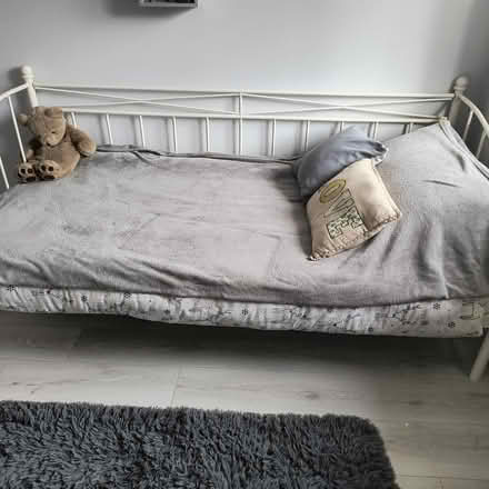 Photo of free Cream coloured day bed (Burton on Trent, DE14) #1