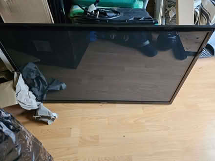 Photo of free old but fully working 43" TV (Dorridge B93) #1