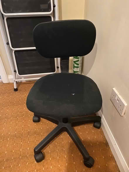 Photo of free Small computer chair (Ashton PR2) #2