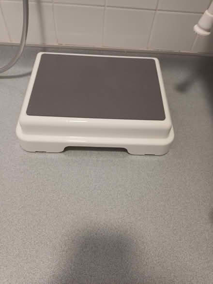 Photo of free Bathroom safetystep (Warfield RG42) #1