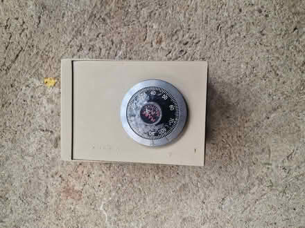 Photo of free strong metal combination safe (Lye Valley OX4) #3