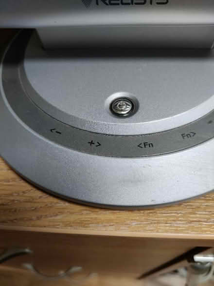 Photo of free relisys 17" monitor (Hanworth RG12) #2