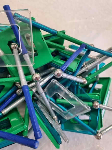 Photo of free magnetic construction toy (CM2 springfield, chelmsford) #2