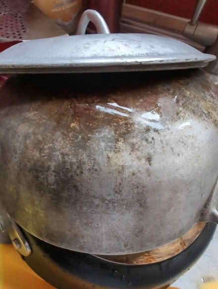 Photo of free Dutch pot (MK42) #1