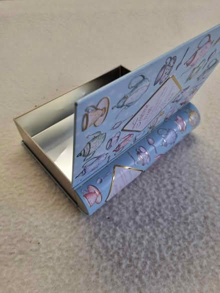 Photo of free metal biscuit tin (CM2 springfield, chelmsford) #1