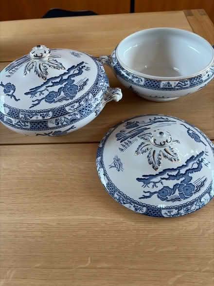 Photo of free Willow Pattern casserole dishes (Mitcham's Corner CB4) #1