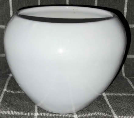 Photo of free White vase (Southfields SW19) #1