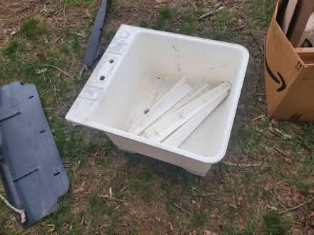 Photo of free Laundry Sink w/Legs (WARRENTON In-Town) #1