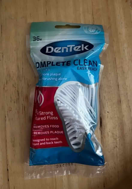 Photo of free Dentek Complete Clean floss picks (Woodstock) #1
