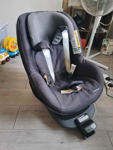 Photo of free Child car seat with isofix (Cambridge CB4) #1