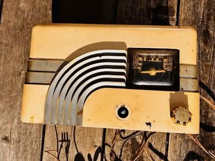 Photo of free vintage Northern Electric radio (Huron and Wellington) #1