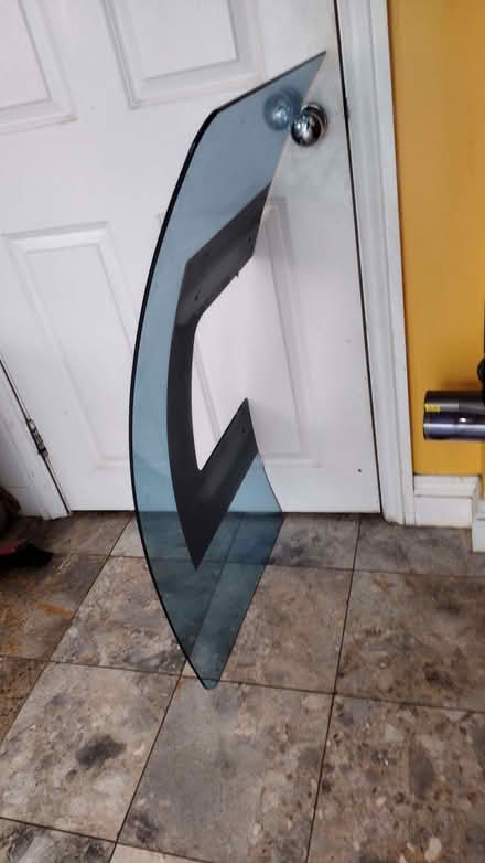 Photo of free PIECE OF TOUGHENED CURVED GLASS FROM COOKER HOOD 100 x 50cm (St Helens TN35) #3