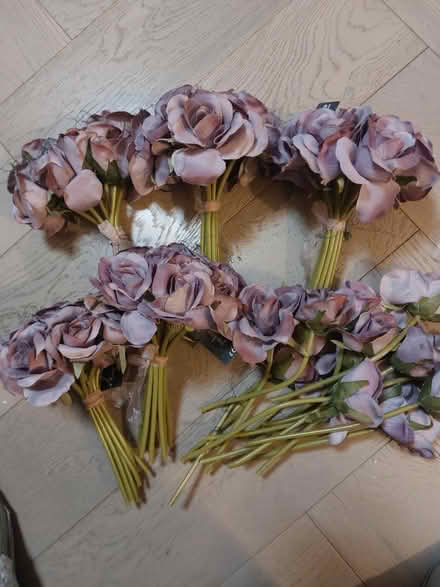 Photo of free Artificial bouquets 5 + loose bunch (Wrose BD2) #1