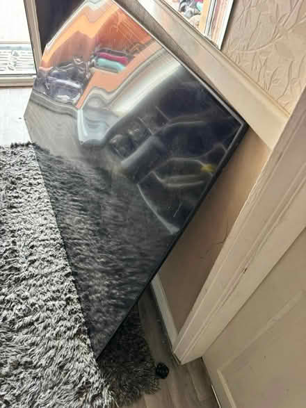 Photo of free Broken screen tv 85 inch (Ilford) (Barkingside IG6) #2