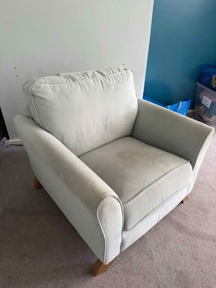 Photo of free Sofa Set (B47 5LE) #3