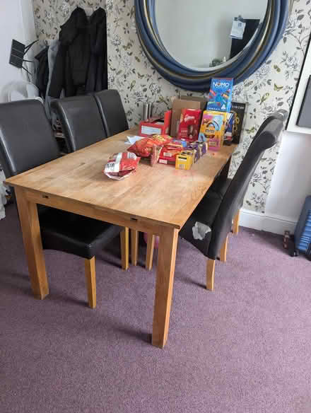 Photo of free Extendable Table and 6 chairs (Wolverhampton WV3) #1
