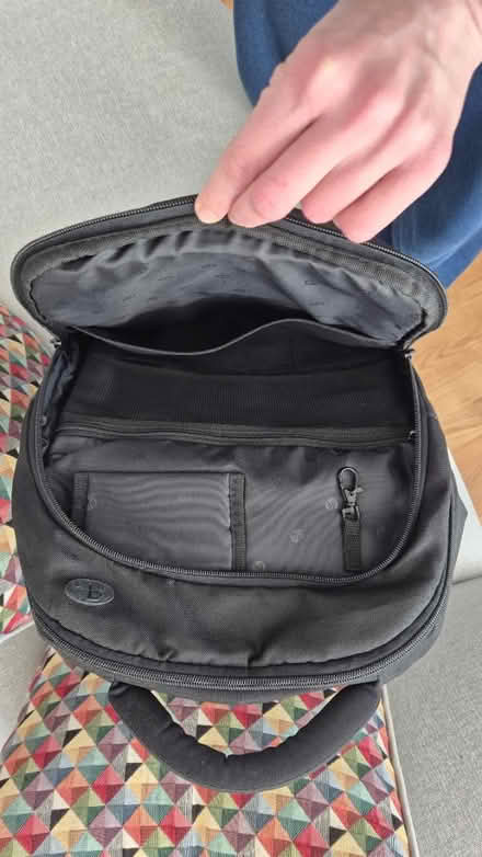 Photo of free HP laptop backpack (SE16) #4