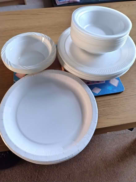 Photo of free Party crockery (Caton LA2) #1