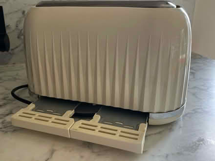 Photo of free Toaster (Clapton E5) #4
