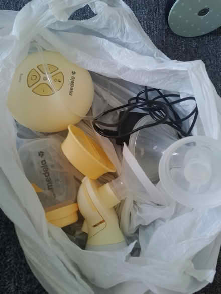 Photo of free Medela breast pump (DA8 Erith) #1
