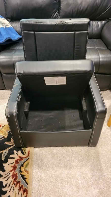 Photo of free Gamer's/TV chair (Des Peres) #3