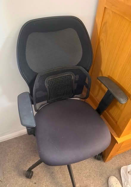 Photo of free Computer chair with back support (Frodsham WA6) #1