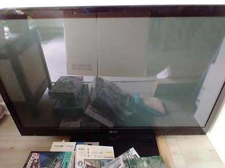 Photo of free LG tv 50 inches (Flitwick MK45) #1