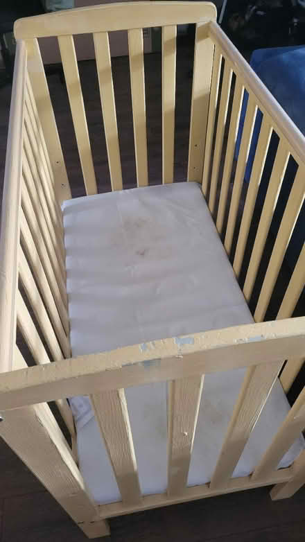Photo of free Compact Cot - Yellow (Streatham Common) #3