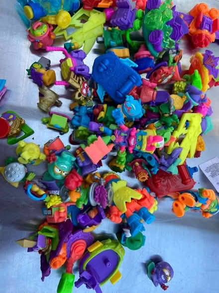 Photo of free “SuperThings” (BT10) #1