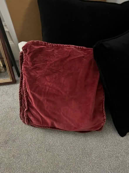 Photo of free Cushions and picture frames (N10 3SH) #3