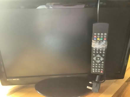 Photo of free 22in tv dvd player (Crosshill KY5) #1