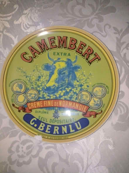 Photo of free French cheese plate (chipped) (Crookes S10) #1