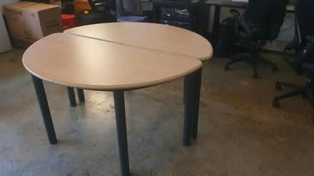 Photo of free Office meeting table round 140cm (SE11 Oval Vauxhall) #2