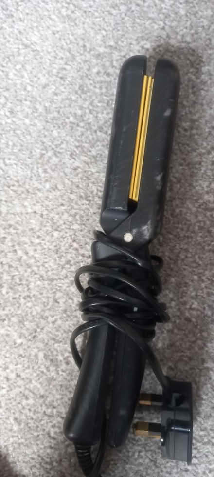 Photo of free Hair straightener (Costhorpe S81) #2