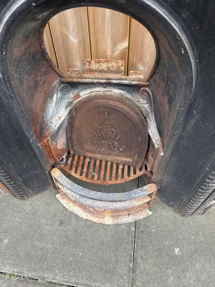 Photo of free metal fire surround (chiswick) #2