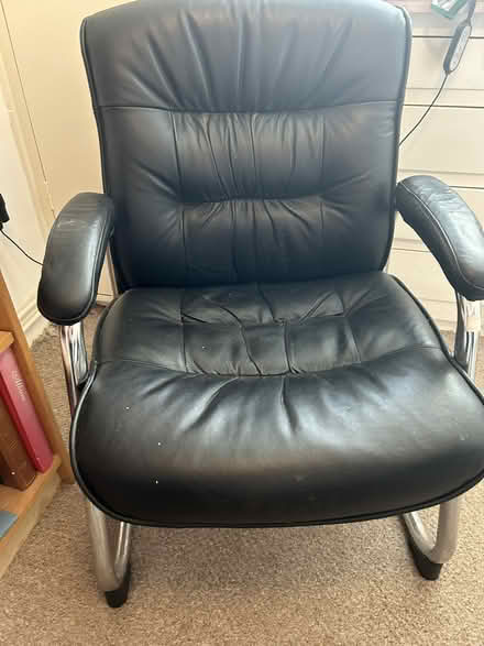 Photo of free leather chair (NG12 Radcliffe) #1