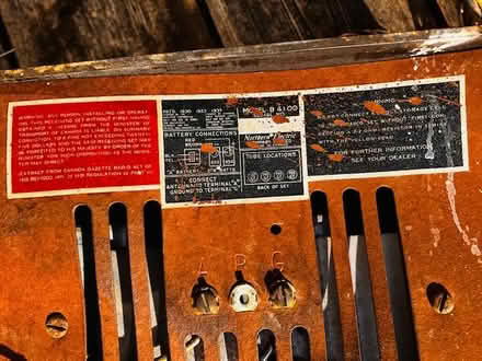 Photo of free vintage Northern Electric radio (Huron and Wellington) #3