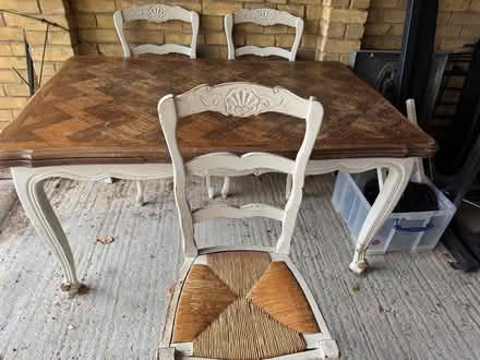 Photo of free Extendable dining table and 5 chairs (Broadwater Down TN2) #1