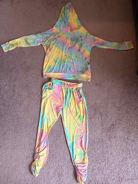 Photo of free (2) Outfits (West Side Alexandria) #3