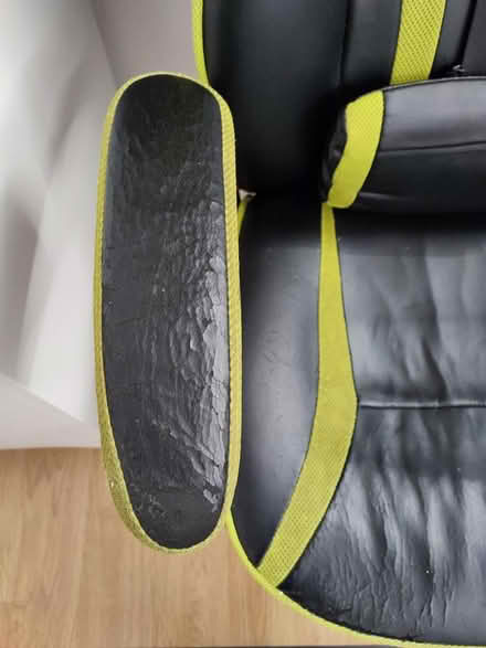 Photo of free Gaming Chair, neo racing ((Wembley HA0)) #3