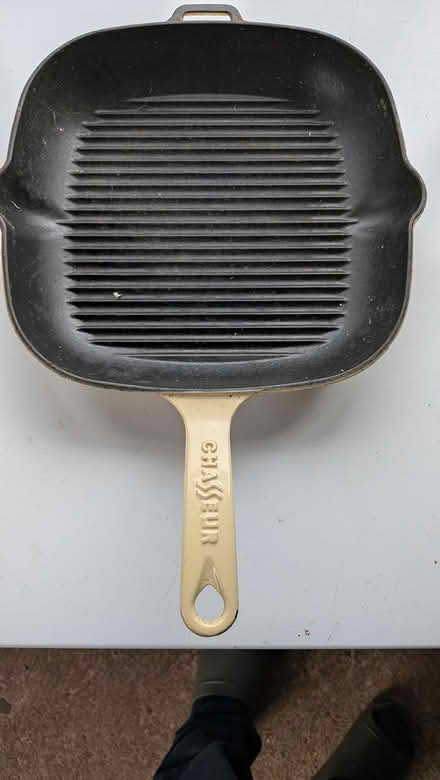Photo of free Cast iron Griddle pan (Castlepoint BH8) #1