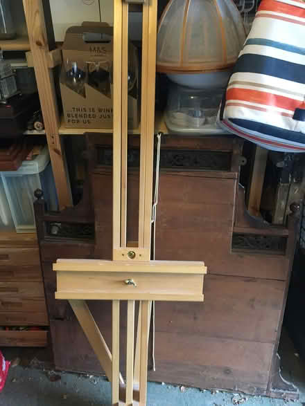 Photo of free Wooden easel (ME13) #1