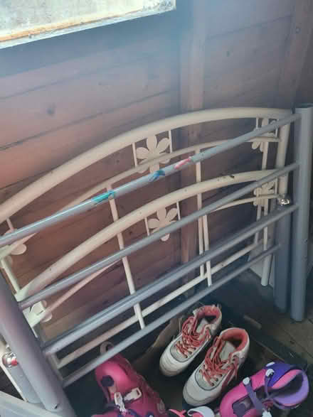 Photo of free Flower single bed (Pe19 6tg) #2