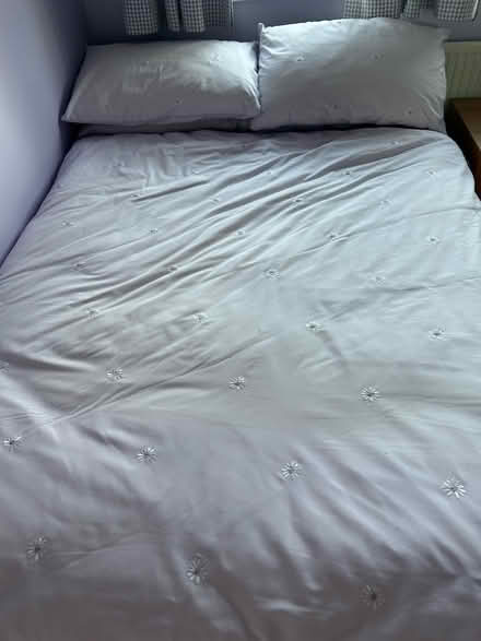 Photo of free Purple double bedding set (Barkham RG41) #2