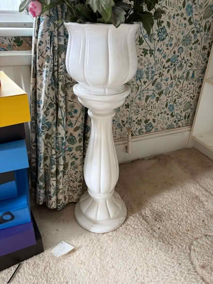 Photo of free Ceramic Plant stands (Finchampstead RG40) #1