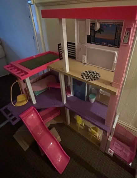 Photo of free Barbie Dreamhouse (Birkenhead) #1